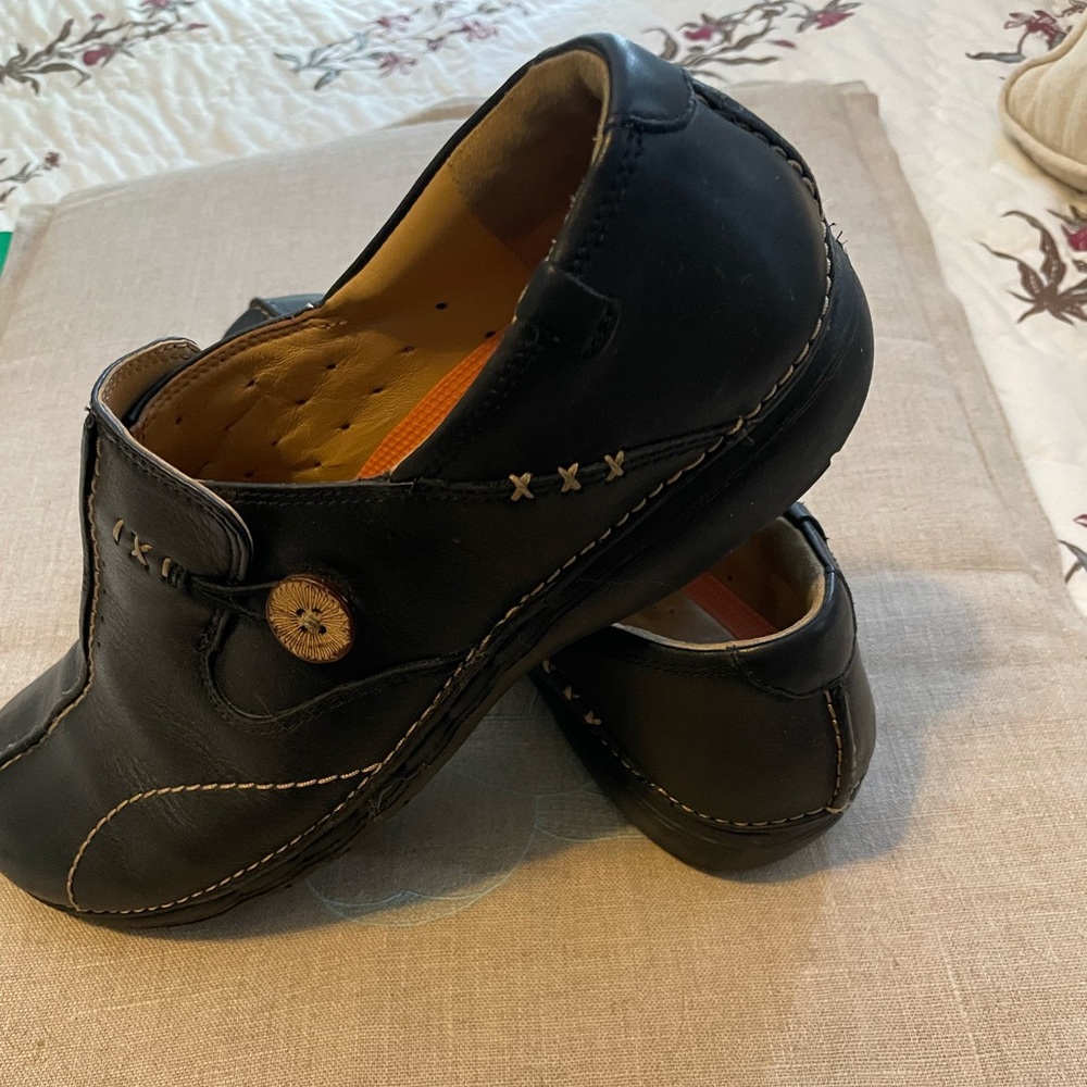 Clark’s Unstructured Un Loop Black Leather Casual Slip-On Shoes - Picture 3 of 11